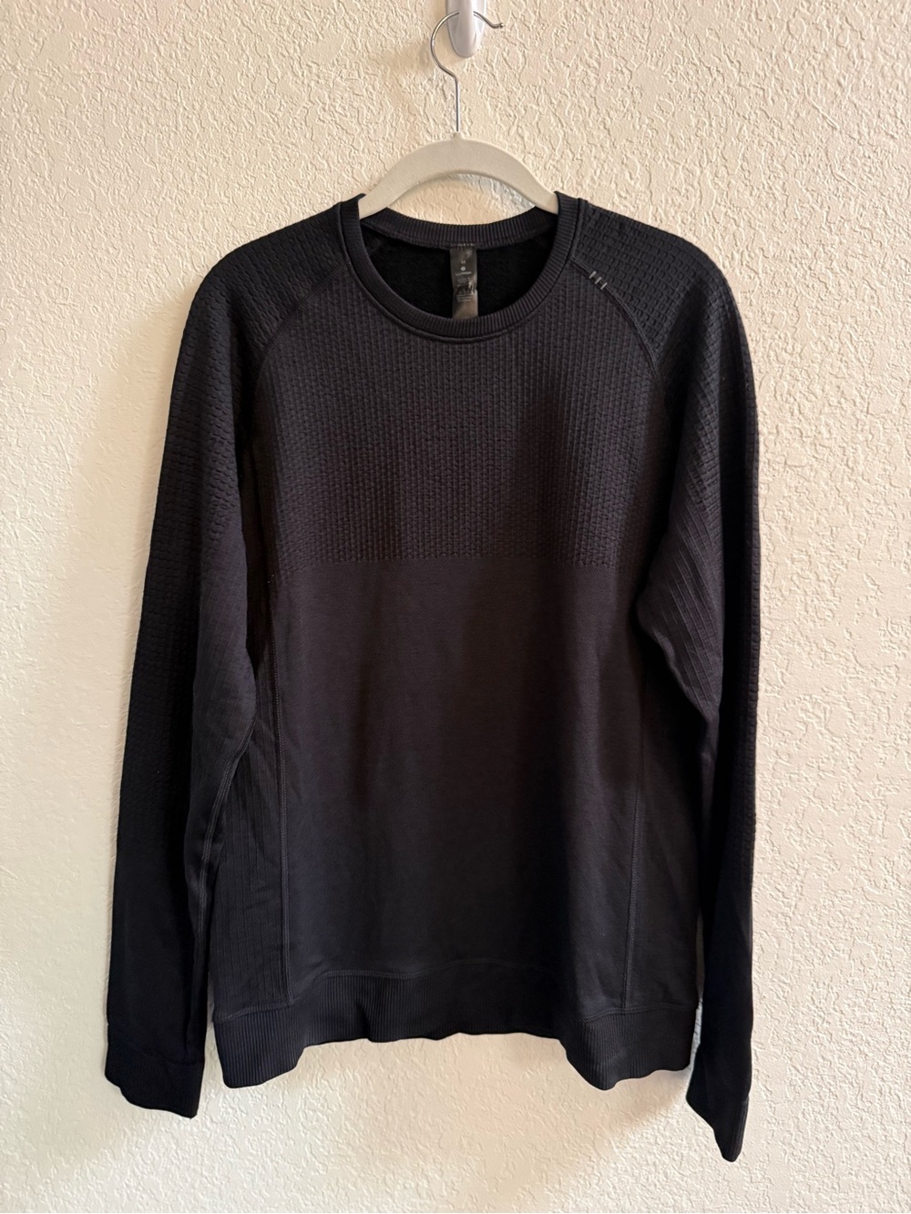 lululemon athletica Men’s Engineered Warmth Black Merino Wool Blend